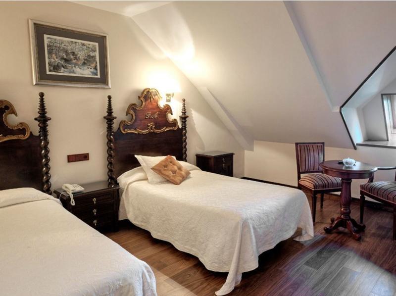 Hotel Y Apartamentos Arias Navia Δωμάτιο φωτογραφία